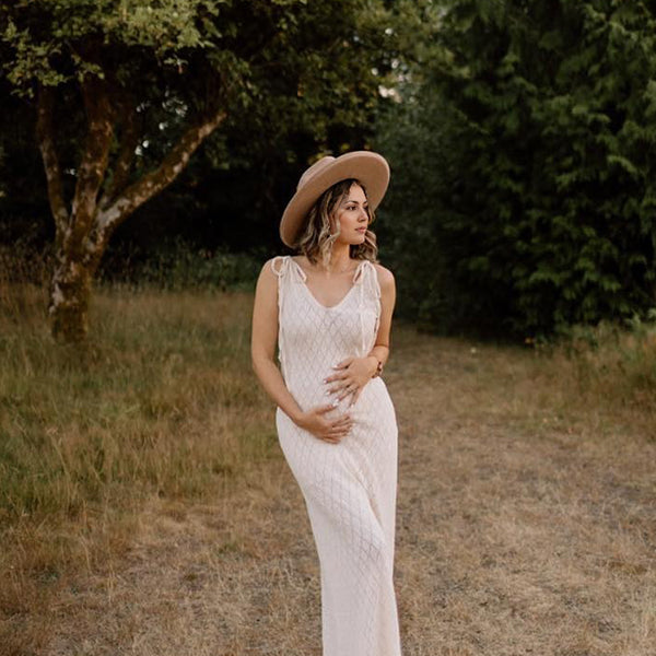 Beaumama robe photo longue grossesse bohème crochet tricot strap nœud papillon beige femme enceinte