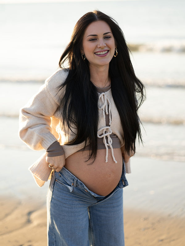 Beaumama gilets en maille grossesse casual chic rugueux poilu nœud papillon shooting femme enceinte