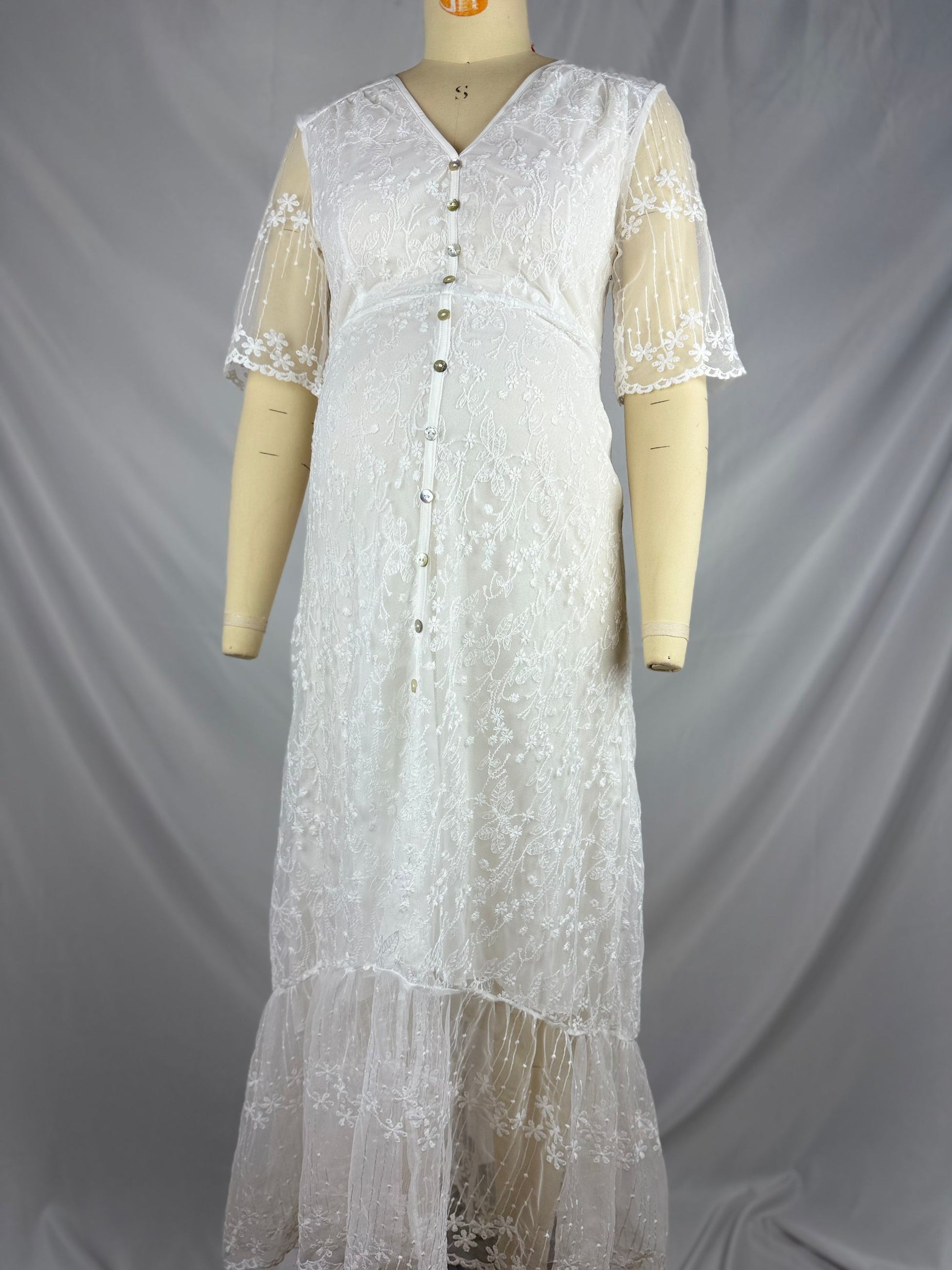 Beaumama robe longue de grossesse dentelle bohème ourlet sirène asymétrique femme enceinte