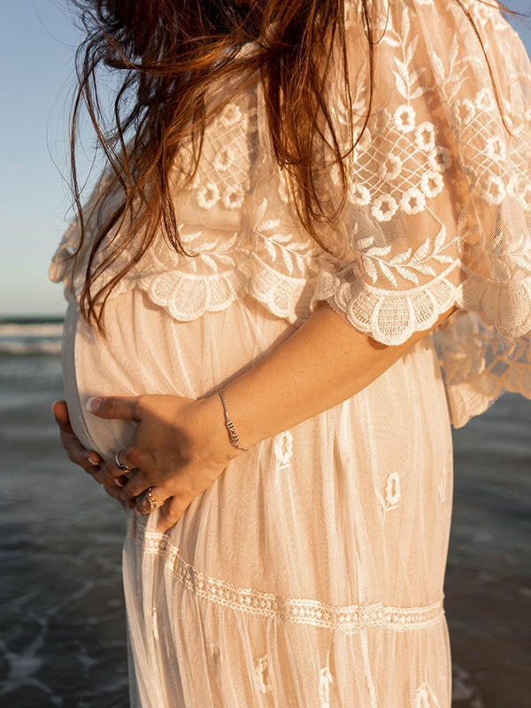 Beaumama robes longue grossesse photoshoot dentelle épaules dénudées bohème femme enceinte