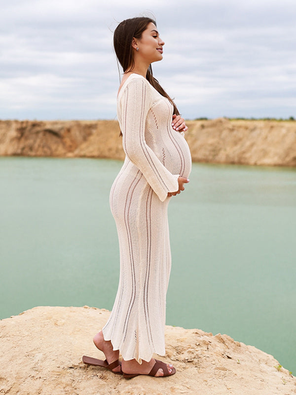 Beaumama robe longue grossesse bohème enceinte shooting crochet tricot rayé découpe moulante dos nu bord ondulé femme enceinte