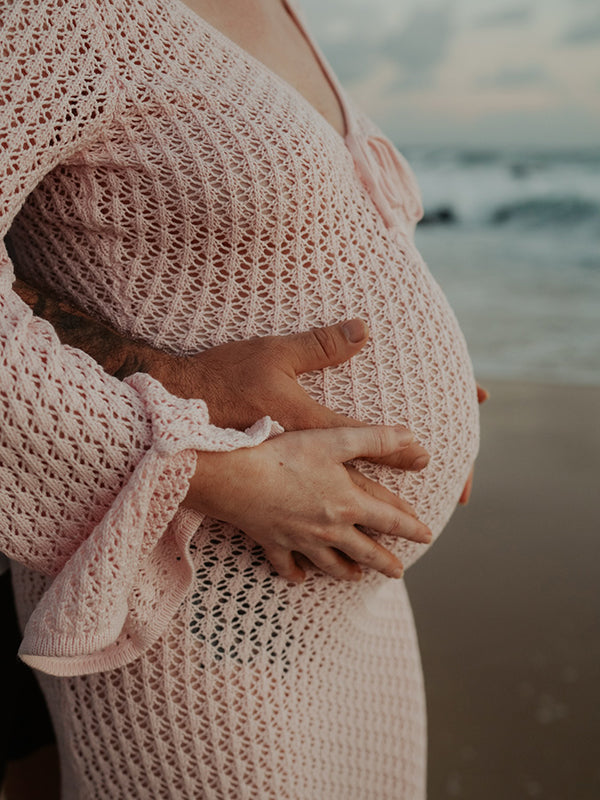 Beaumama robe shooting longue grossesse chic crochet tricot découpe coulisse photo plage femme enceinte