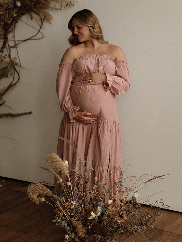 Robe photo longue grossesse fendu le côté fluide épaule dénudée rose