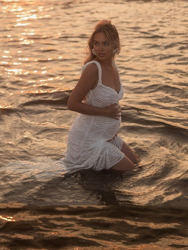 Beaumama robe photo longue grossesse chic déchiré troué volants irrégulier dos nu femme enceinte