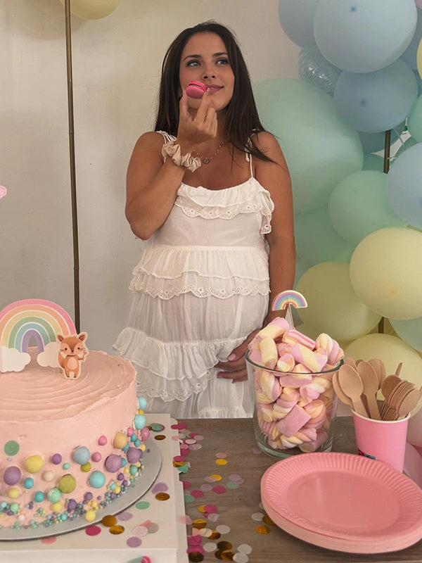 Beaumama robe courte grossesse chic babyshower spaghettiträger froufrou broderie anglaise trapèze femme enceinte