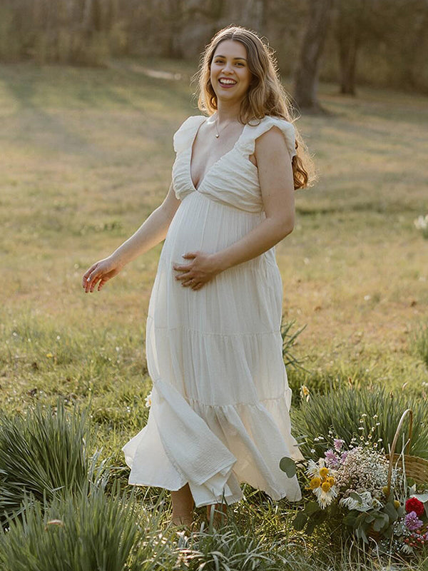 Beaumama Robe longue de maternité dos nu à volants et taille haute avec col en v printemps shooting