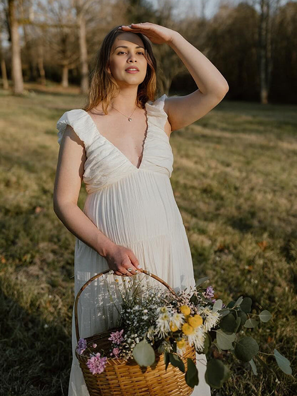 Beaumama Robe longue de maternité dos nu à volants et taille haute avec col en v printemps shooting