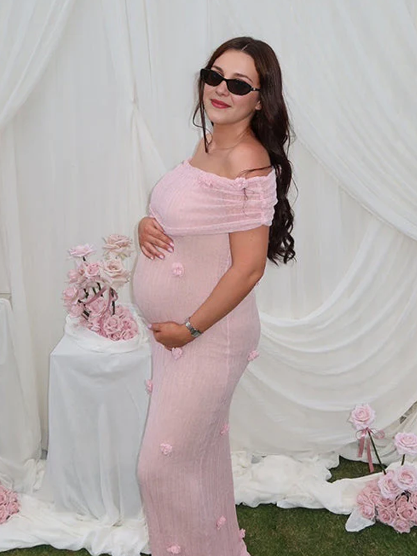 Beaumama robe longue grossesse cérémonie chic babyshower épaule dénudée tulle 3D fleurie photo moulante femme enceinte