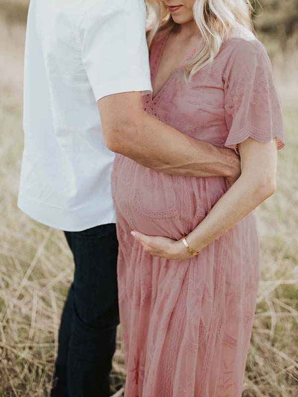 Beaumama robe photo longue grossesse fluide dentelle v-cou manches courtes femme enceinte